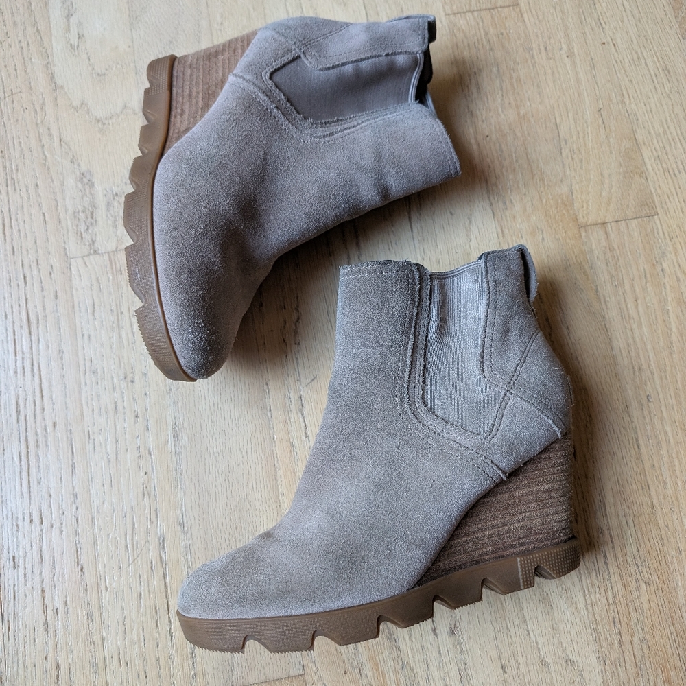 Sorrel Uptown Chelsea Wedge Heel Booties Size 7.5
